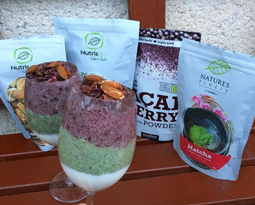 Chia puding s acai a matcha práškem